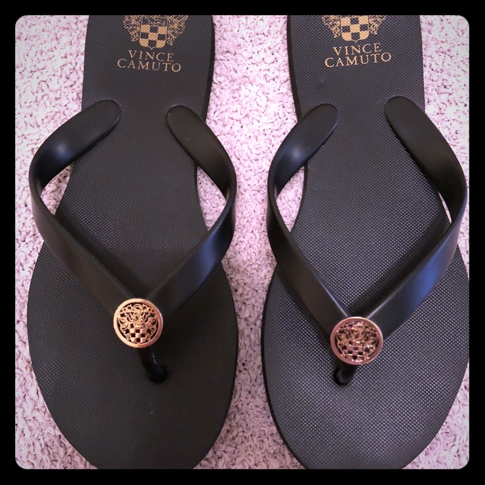 Vince Camuto Flip Flops